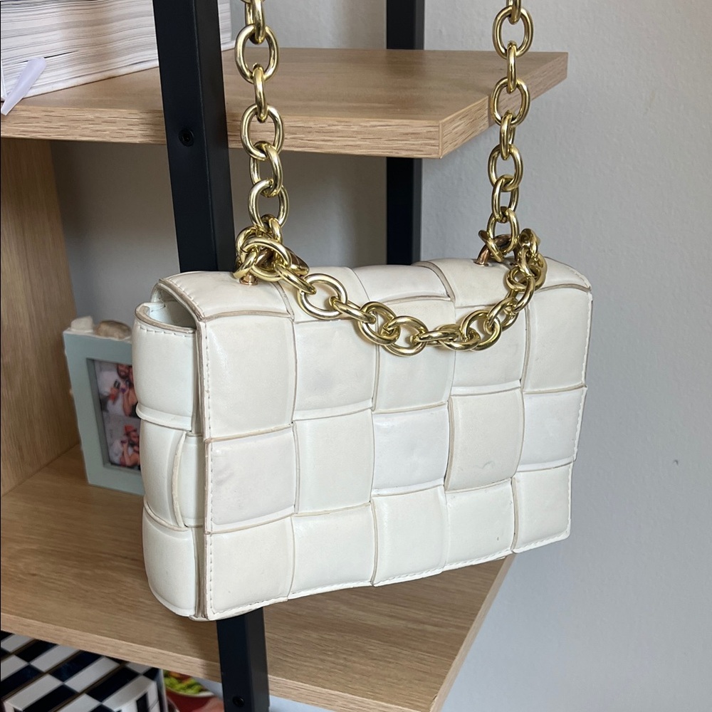 Elegant Cream Woven Chain Bag